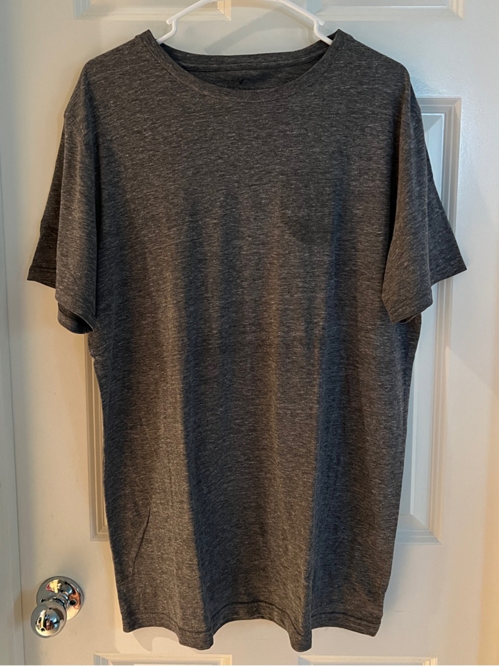 American Eagle Outfitters Men's Heather Charcoal Crew Tee